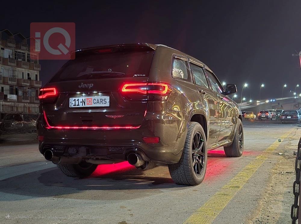 جیپ گراند شیرۆکی